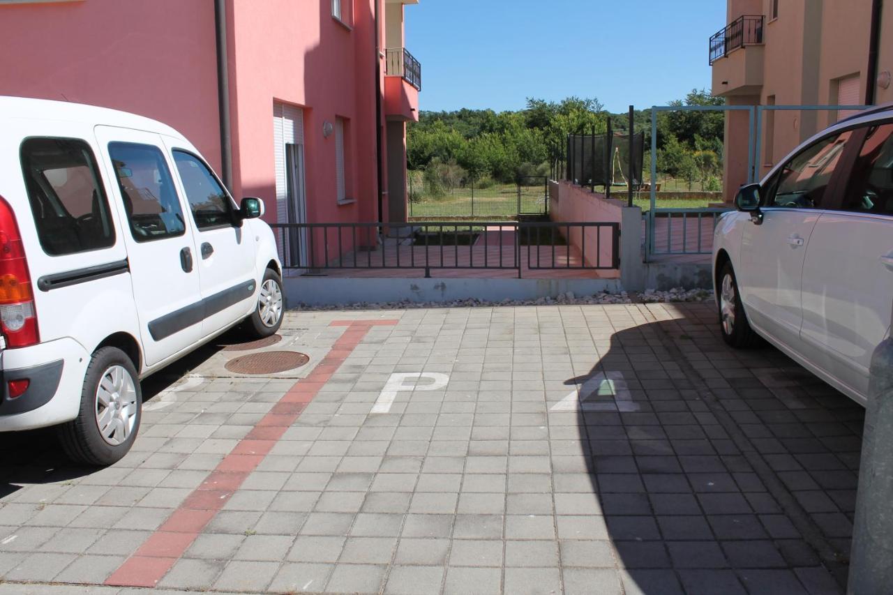 Apartman With A Parking Space - 13416 Pula